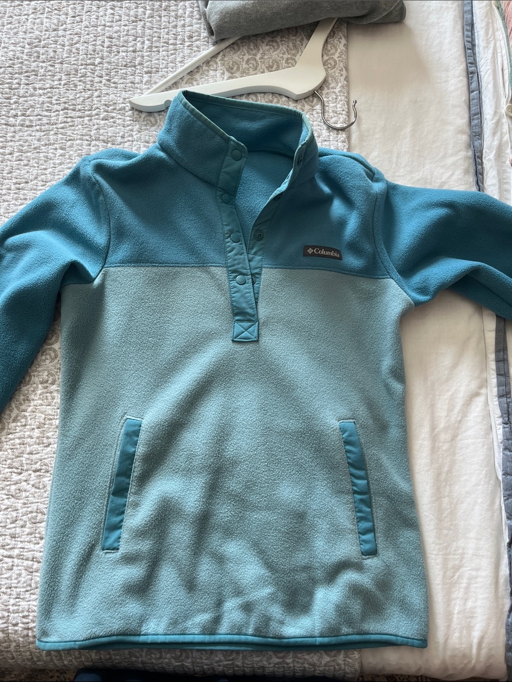 Columbia Women's Two-Tone Teal Pullover Fleece